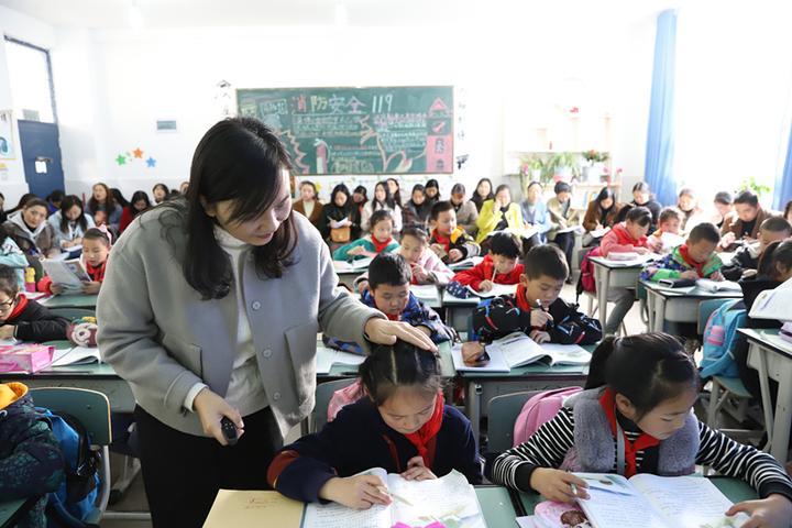 茂县小学创新项目，引领教育变革，塑造未来之光