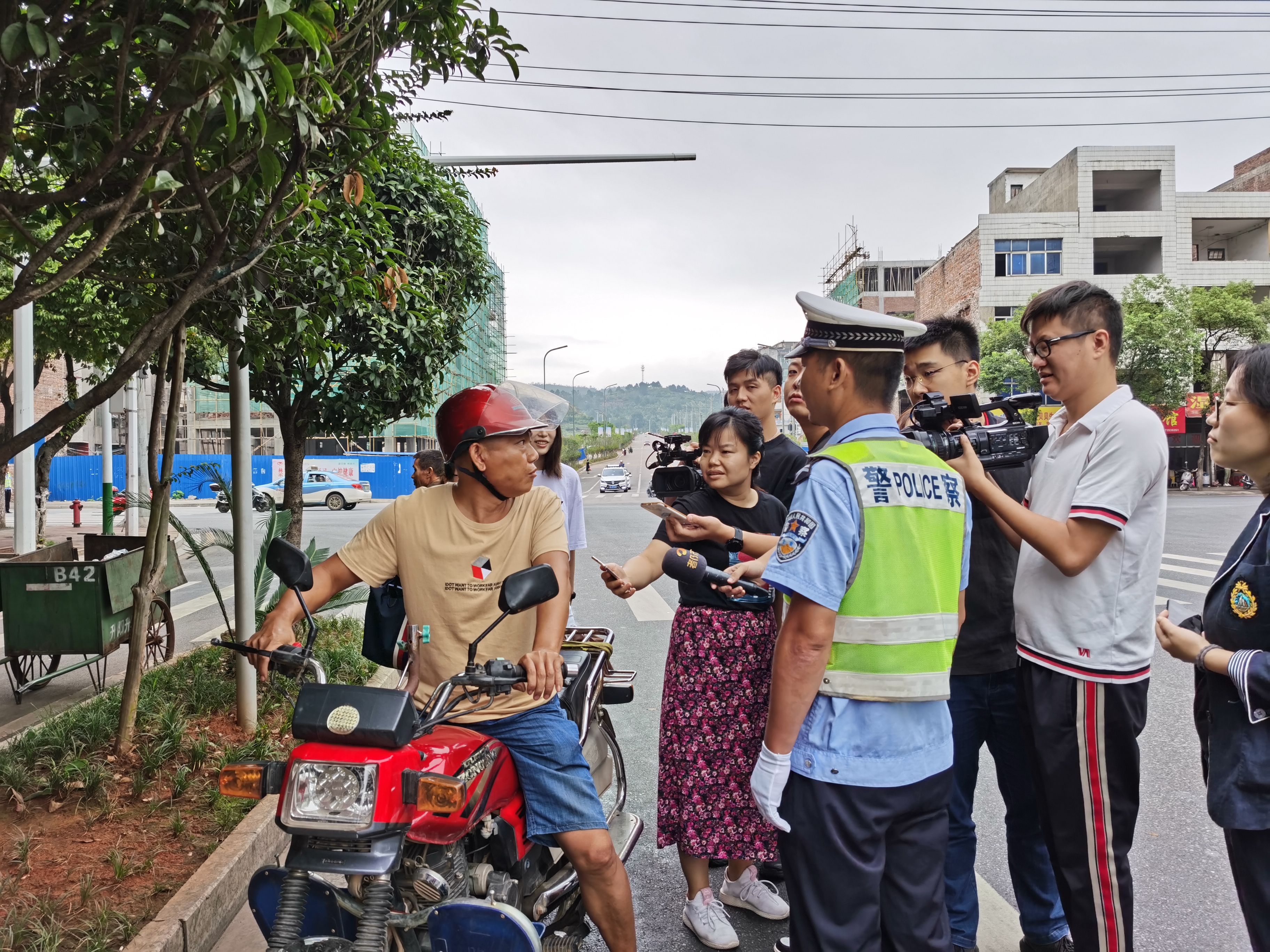 临武县初中最新动态报道